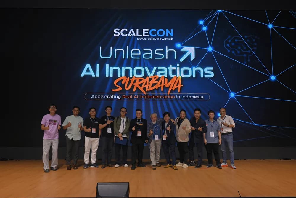 Speakers and crew together on stage at the end of SCALECON Surabaya 2026
