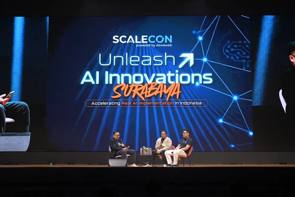 Three speakers in conversation on the SCALECON Surabaya 2026 stage